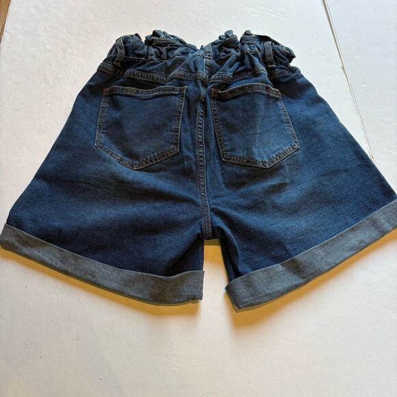BloomChic Women's Denim Blue Shorts High Rise size 10 Cuffed - Picture 2 of 6